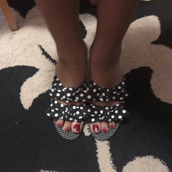 Charles David Corona Sandal - Picture 3 of 5